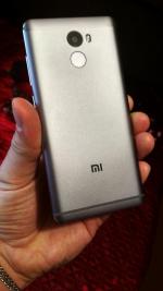 Смартфон Xiaomi Redmi 4 фото