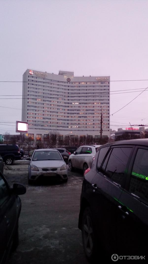 отель издалека