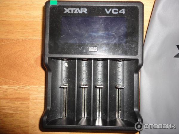 Зарядное устройство XTAR VC4 фото