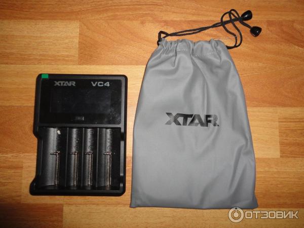 Зарядное устройство XTAR VC4 фото