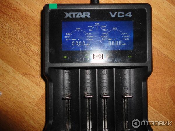 Зарядное устройство XTAR VC4 фото