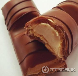 Шоколадно-вафельный батончик Kinder Bueno фото