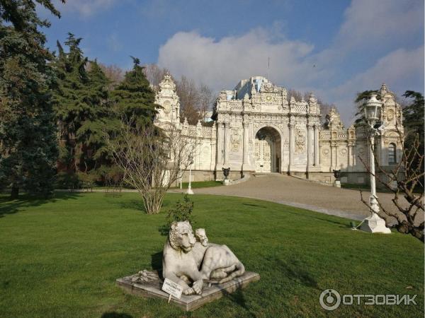 Дворец Долмабахче (Турция, Стамбул) фото