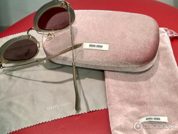 Солнцезащитные очки MiuMiu фото