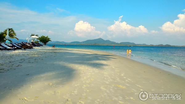 Пляж отеля Sivalai Beach Resort. Koh Mook, Таиланд.