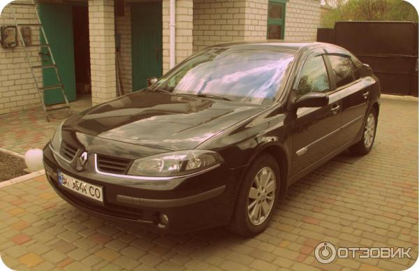 Автомобиль Renault Laguna II - хэтчбэк фото