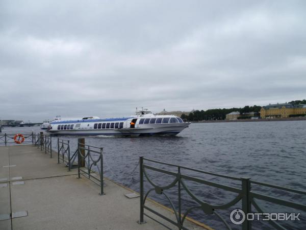 Экскурсия по рекам и каналам Невы (Россия, Санкт-Петербург) фото