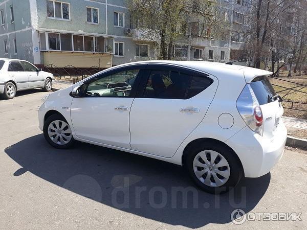 Автомобиль Toyota Aqua фото