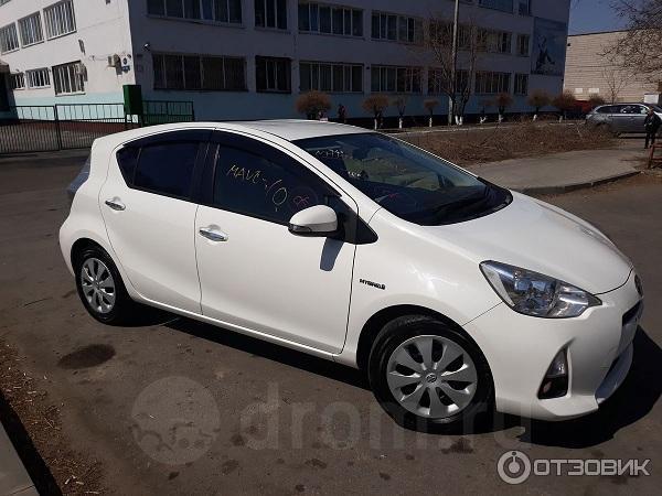 Автомобиль Toyota Aqua фото