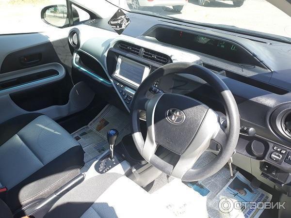 Автомобиль Toyota Aqua фото