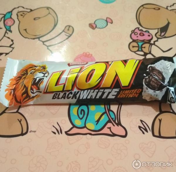 Шоколадный батончик Nestle Lion BlackWhite