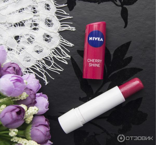 Бальзам для губ Nivea Фруктовое сияние Вишня фото