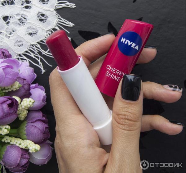 Бальзам для губ Nivea Фруктовое сияние Вишня фото