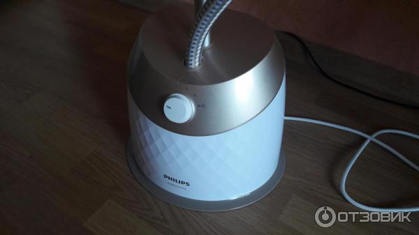 Вертикальный отпариватель для одежды Philips GC524 фото