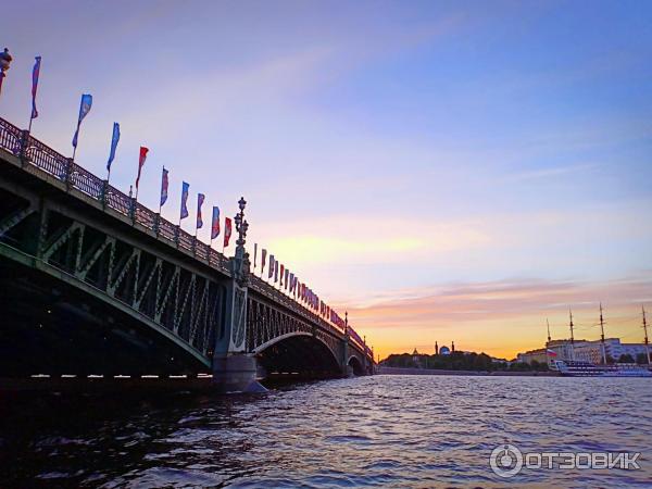 Водная экскурсия по рекам и каналам Санкт-Петербурга (Россия) фото