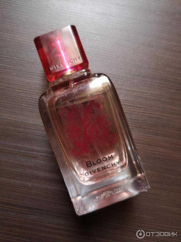 Туалетная вода для женщин Givenchy Bloom фото