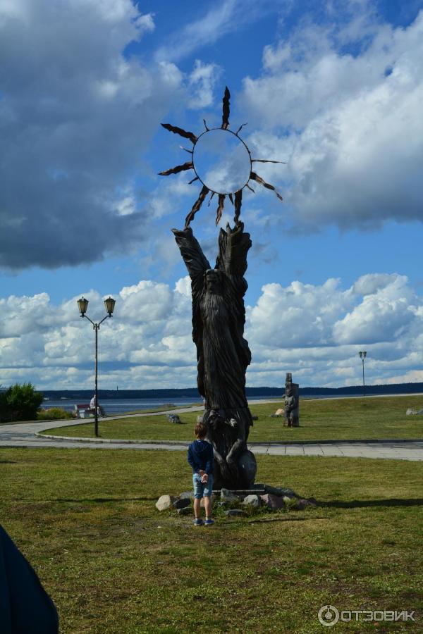 Набережная Онежского озера (Россия, Петрозаводск) фото