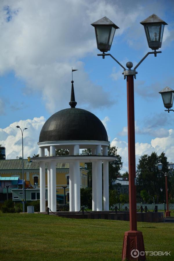 Набережная Онежского озера (Россия, Петрозаводск) фото