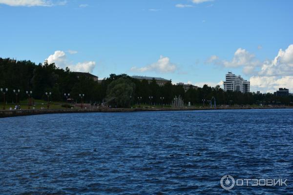 Набережная Онежского озера (Россия, Петрозаводск) фото