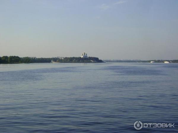 Прогулка на теплоходе Москва по реке Волге (Россия, Ярославль) фото