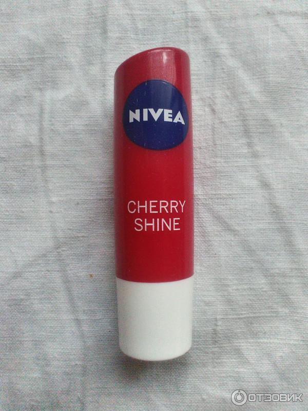 Бальзам для губ Nivea Фруктовое сияние Вишня фото