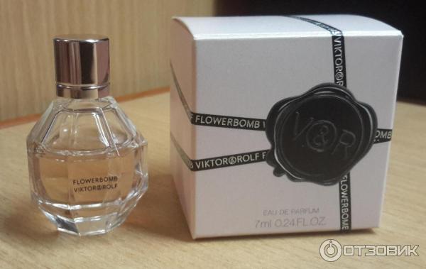 Женский парфюм Viktor & Rolf Flowerbomb фото