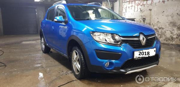 Автомобиль Renault Sandero Stepway хэтчбэк фото