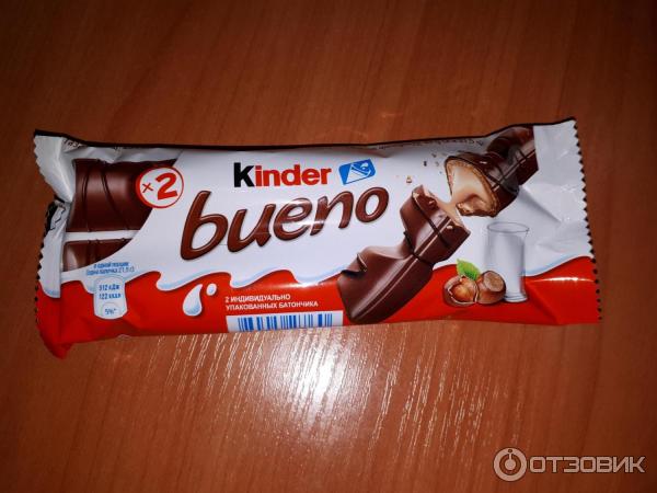 Шоколадно-вафельный батончик Kinder Bueno фото