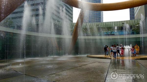 Фонтан богатства Fountain of Wealth в Сингапуре.