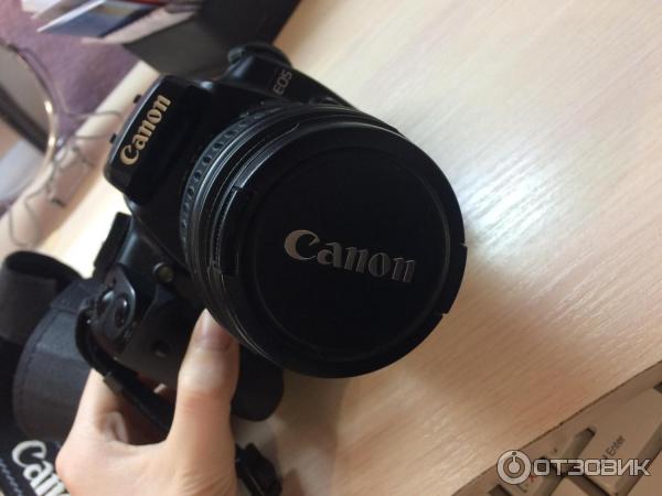 Цифровой зеркальный фотоаппарат Canon EOS 400D