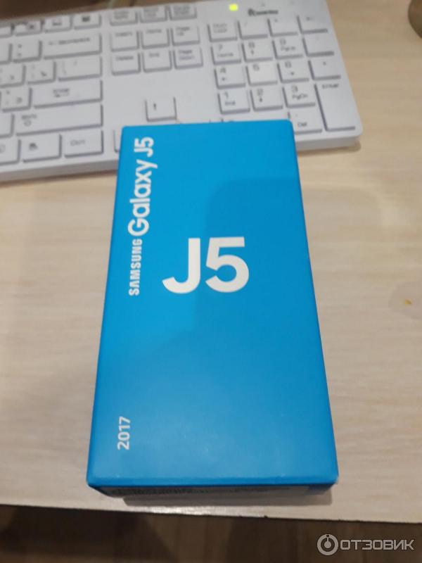 Смартфон Samsung Galaxy J5 SM-J530 фото