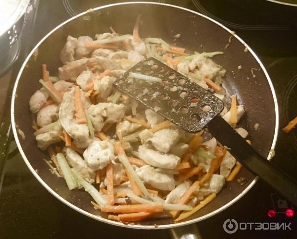 Бобовая лапша с соусом Чапче по-корейски Sen Soy Лапша Wok фото