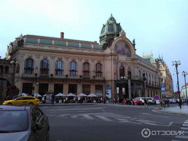 Бунтарский стиль: деконструктивизм в интерьере и архитектуре