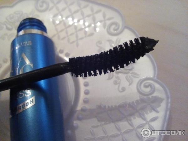 Тушь для ресниц Maybelline Volum Express Curved Brush фото