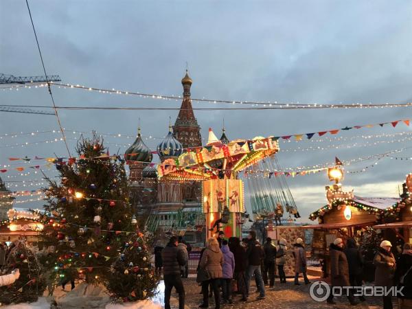 ГУМ-ярмарка на Красной площади (Россия, Москва) фото