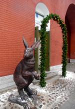 Скульптура в Петропавловской крепости на Заячьем острове (Россия, Санкт-Петербург) фото