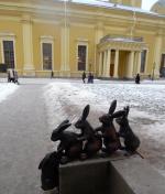 Скульптура в Петропавловской крепости на Заячьем острове (Россия, Санкт-Петербург) фото