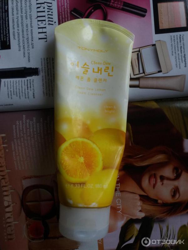 Пенка для умывания Tony Moly Clean Dew Lemon Seed Form Cleanser фото