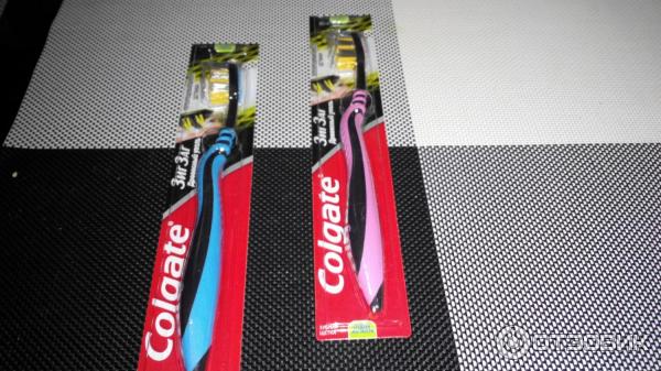 Зубная щетка Colgate ЗигЗаг Древесный уголь