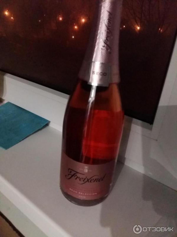 Вино игристое розовое сухое. FREIXENET CAVA CORDON ROSADO фото