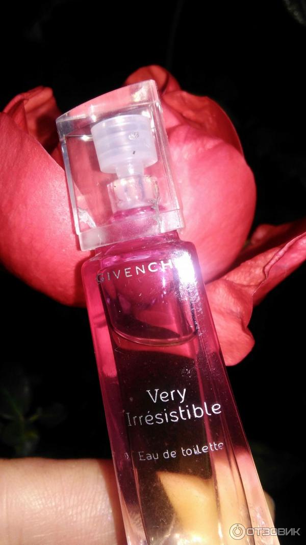 Туалетная вода Givenchy Very Irresistible фото