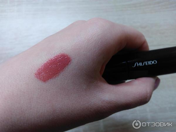 Помада-блеск Shiseido Lacquer Rouge фото