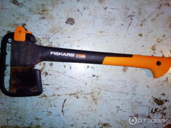 Топор Fiskars X10