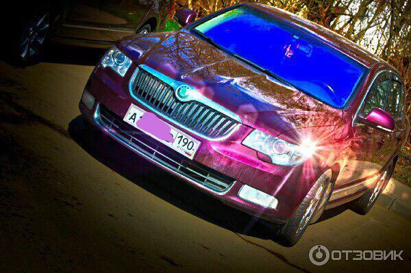 Автомобиль Skoda Superb седан фото