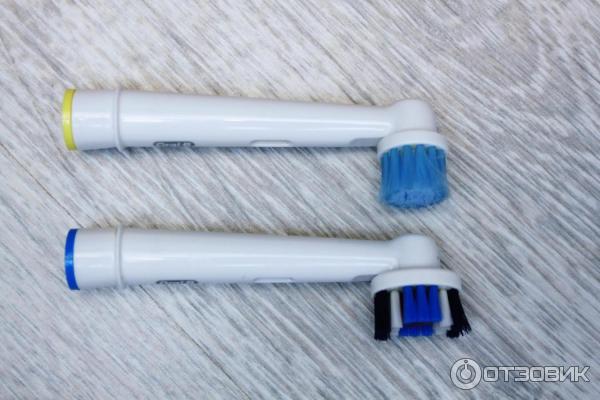 Электрическая зубная щетка Braun Oral-B Vitality Sensitive Clean фото