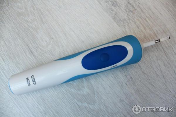 Электрическая зубная щетка Braun Oral-B Vitality Sensitive Clean фото