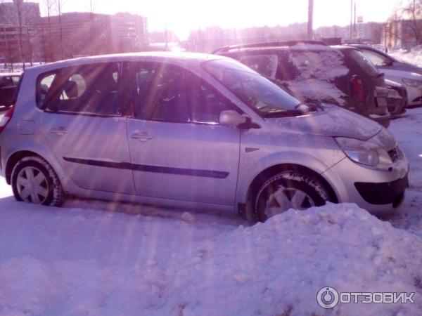 Автомобиль Renault Scenic II минивэн фото