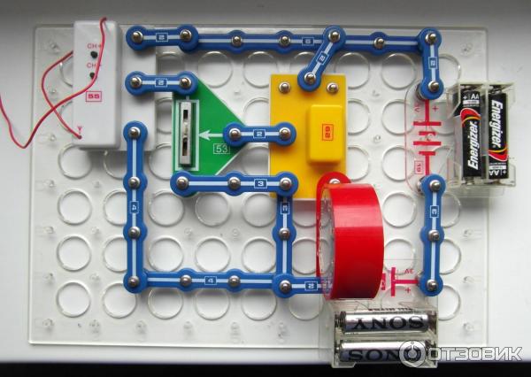 Электронный конструктор ЗНАТОК Набор схем+школа (свет, звук)