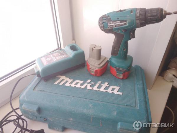 Аккумуляторная дрель-шуруповерт Makita 6271D