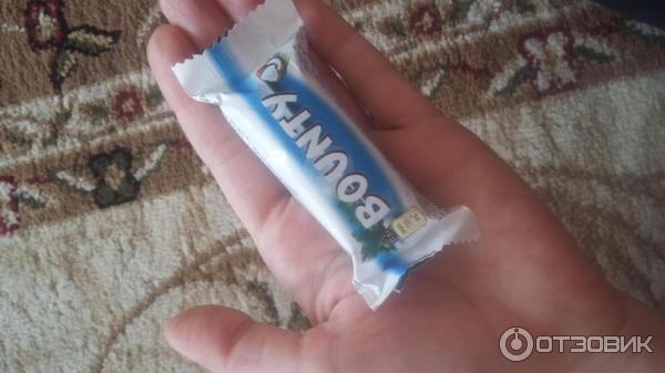 Баунти кбжу. Баунти калорийность в 1 конфете. Баунти калории в батончике. Калории конфеты баунти. Калории конфеты баунти.